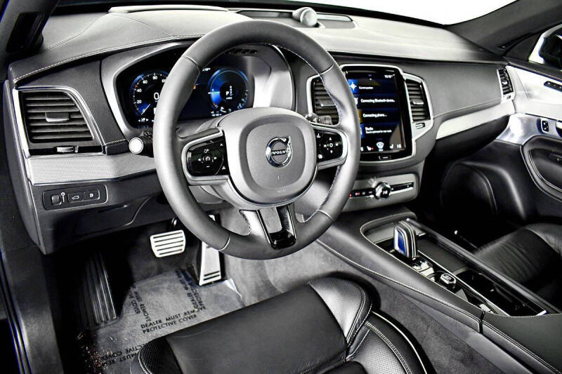 2022 Volvo XC90 Recharge T8 R-Design