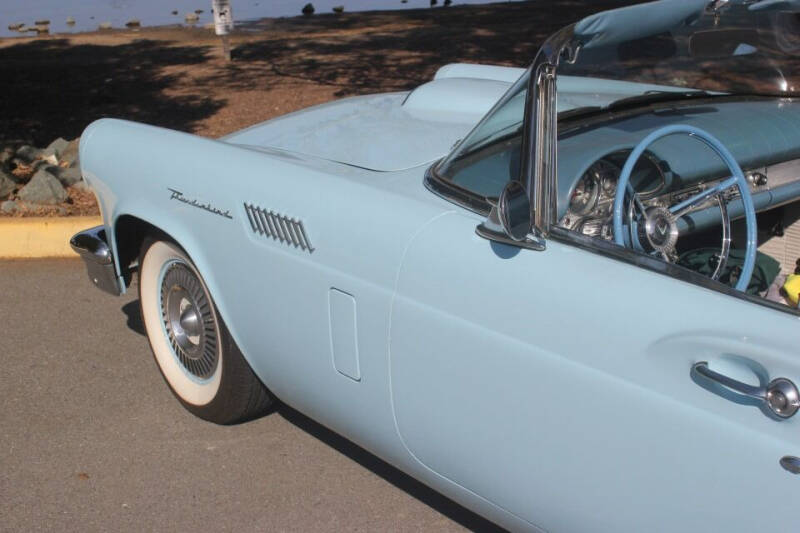 1957 Ford Thunderbird