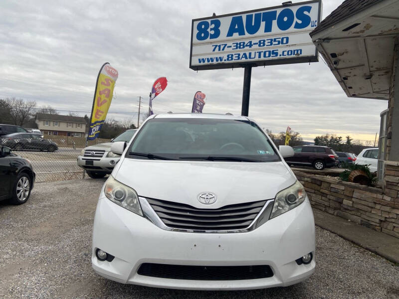 2011 Toyota Sienna XLE photo 2