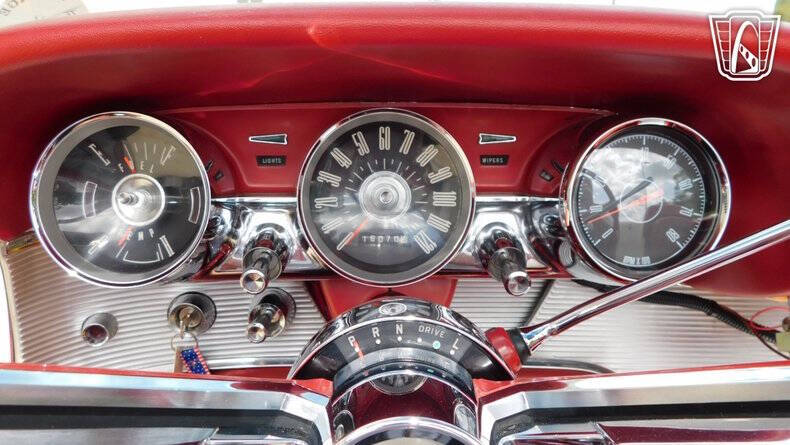 1962 Ford Thunderbird