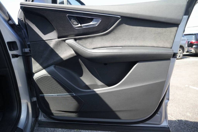 2022 Audi SQ7 4.0T quattro Premium Plus