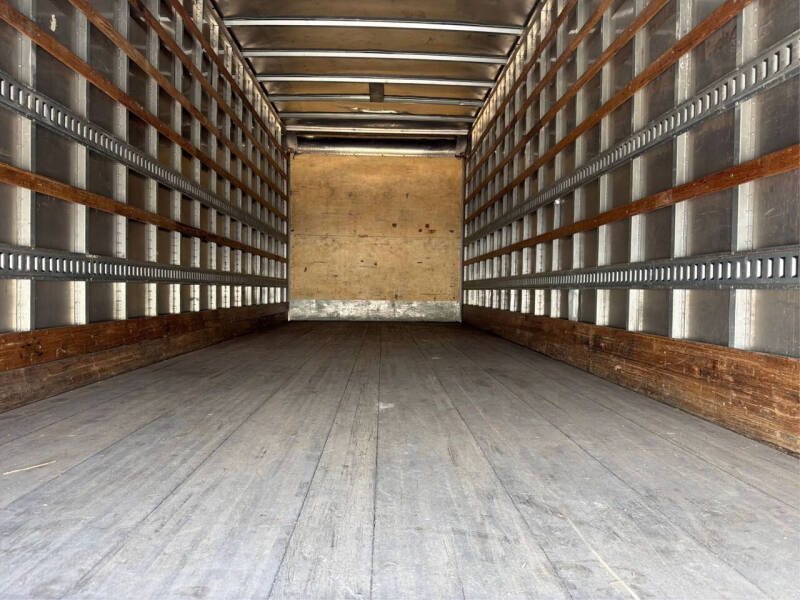 2021 Freightliner M2 106