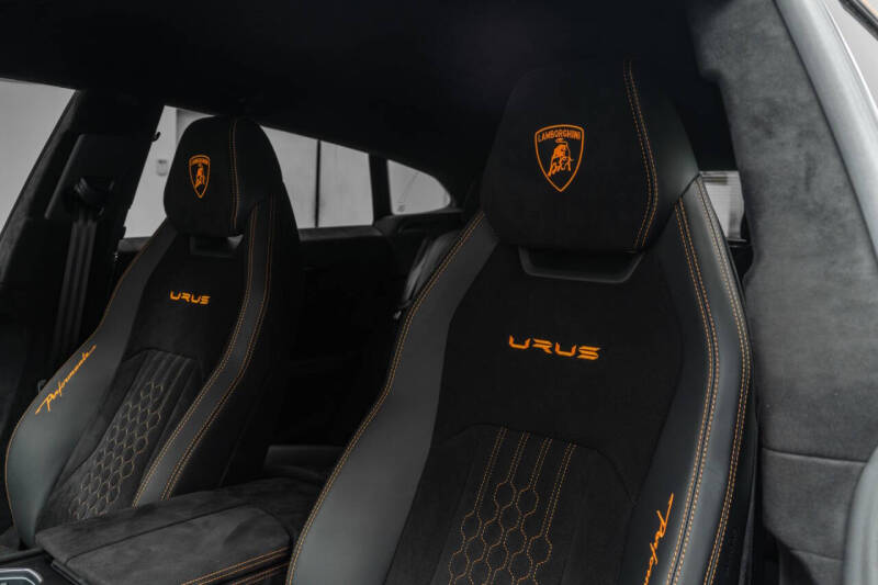 2024 Lamborghini Urus Performante