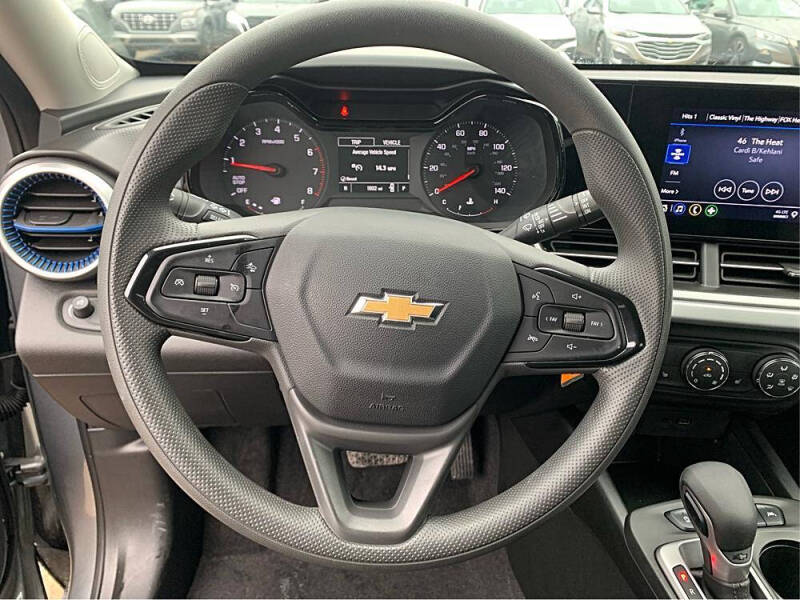 2025 Chevrolet Trax LS