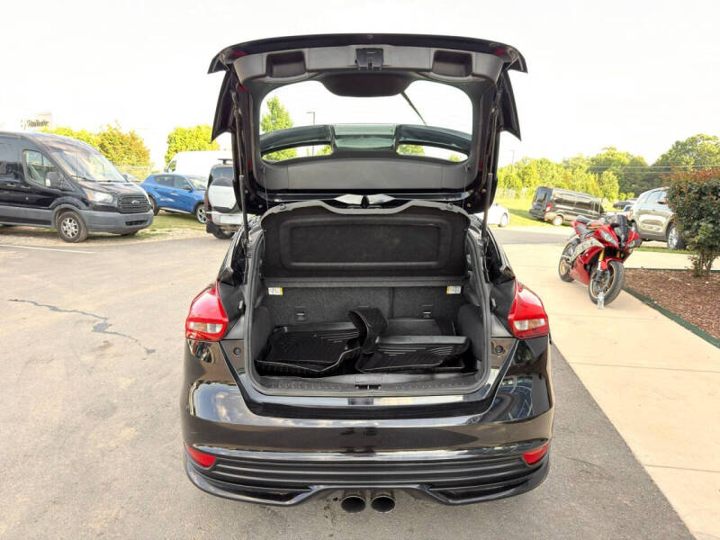 2018 Ford Focus ST