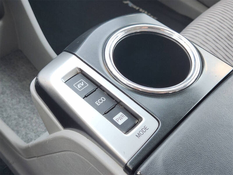 2016 Toyota Prius v Two