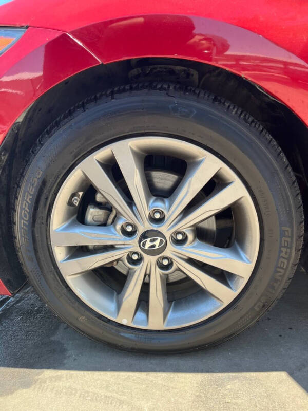 2017 Hyundai Elantra