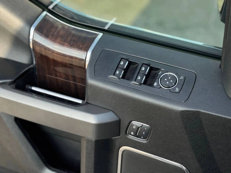 2017 Ford F-150 Platinum