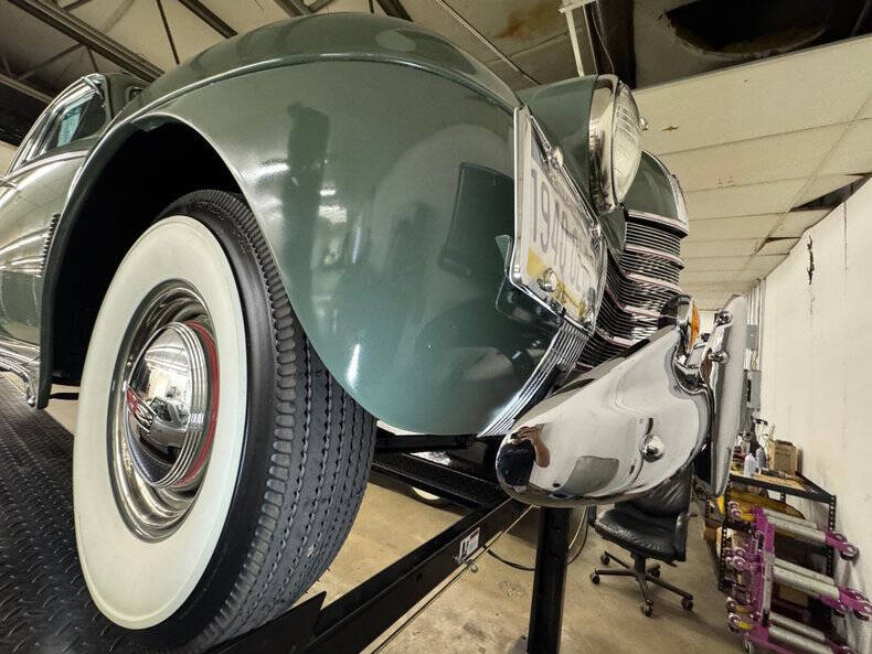 1940 Oldsmobile Custom Cruiser