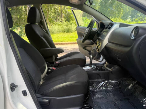 2019 Nissan Versa SV