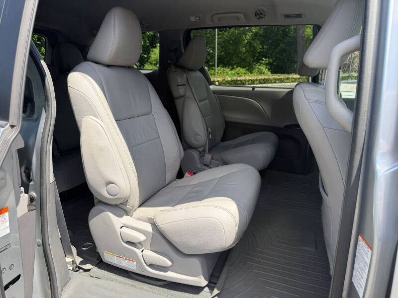 2015 Toyota Sienna XLE Premium 8-Passenger