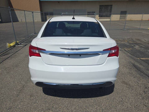 2014 Chrysler 200 LX