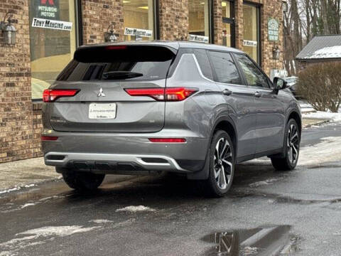 2022 Mitsubishi Outlander SE