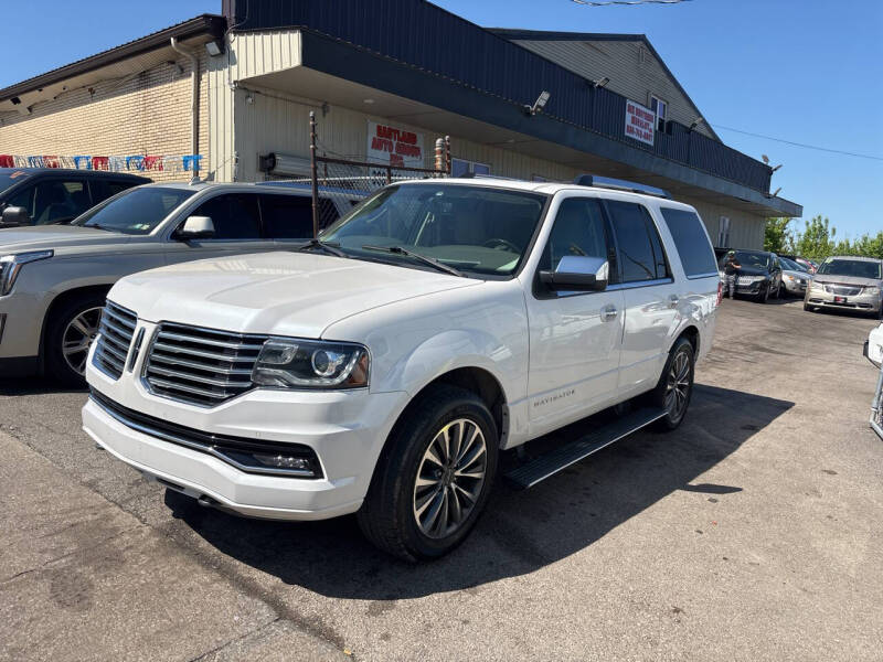 2017 Lincoln Navigator Select's photo