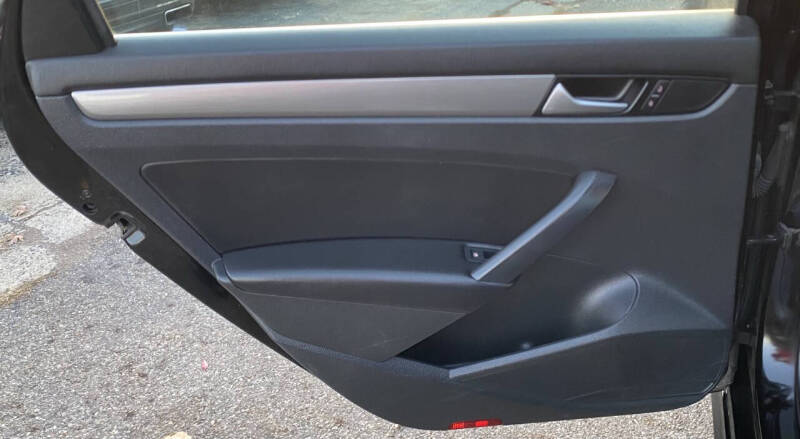 2015 Volkswagen Passat 1.8T SE