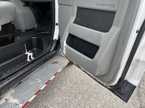 2013 Ford E-Series E-350 SD