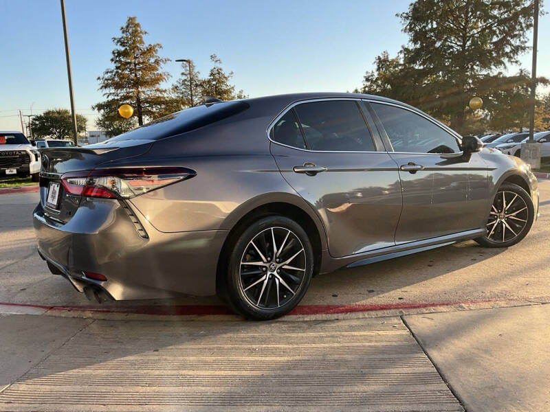 2022 Toyota Camry SE