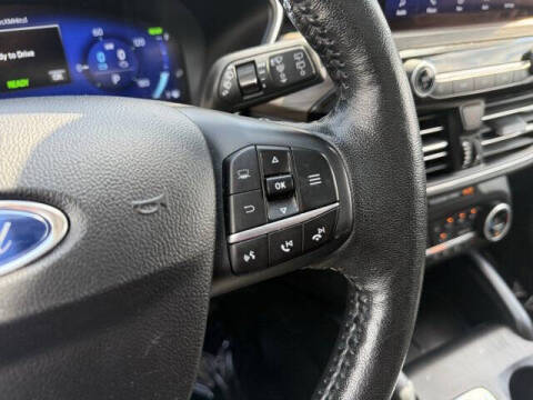 2020 Ford Escape Hybrid Titanium