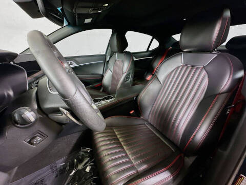 2023 Genesis G70