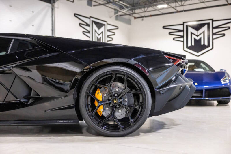 2025 Lamborghini Revuelto