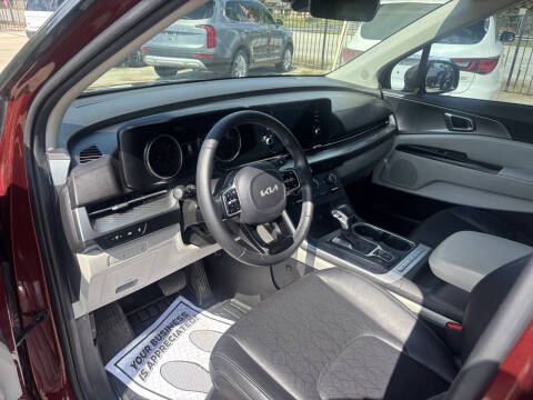 2023 Kia Carnival LX