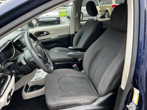 2017 Chrysler Pacifica LX