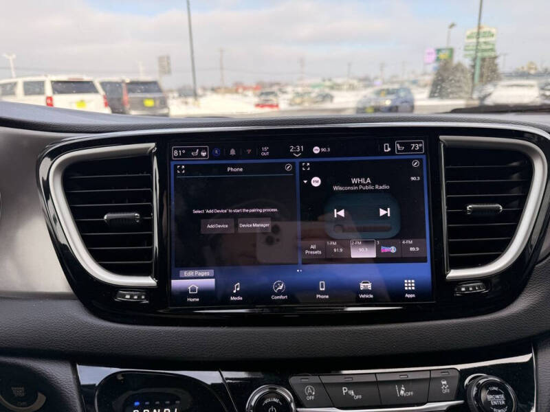 2025 Chrysler Pacifica Select