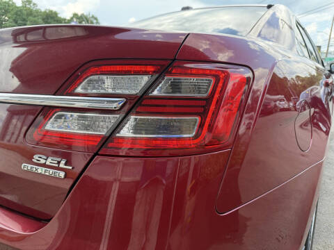 2015 Ford Taurus SEL