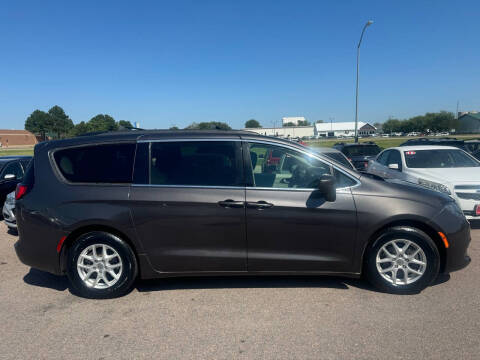 2020 Chrysler Voyager for sale at Broadway Auto Sales in South Sioux City NE