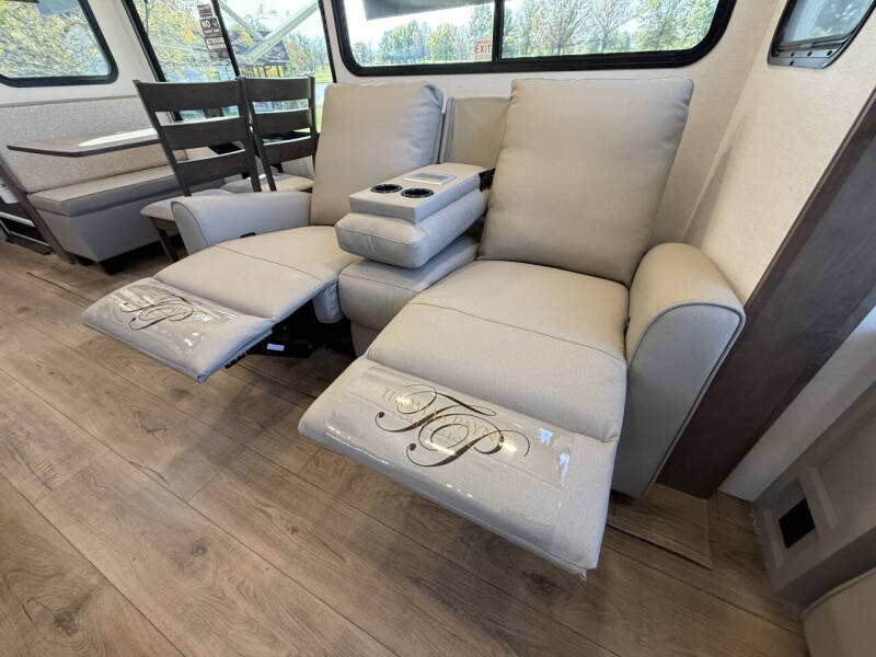 2026 Alliance RV Avenue