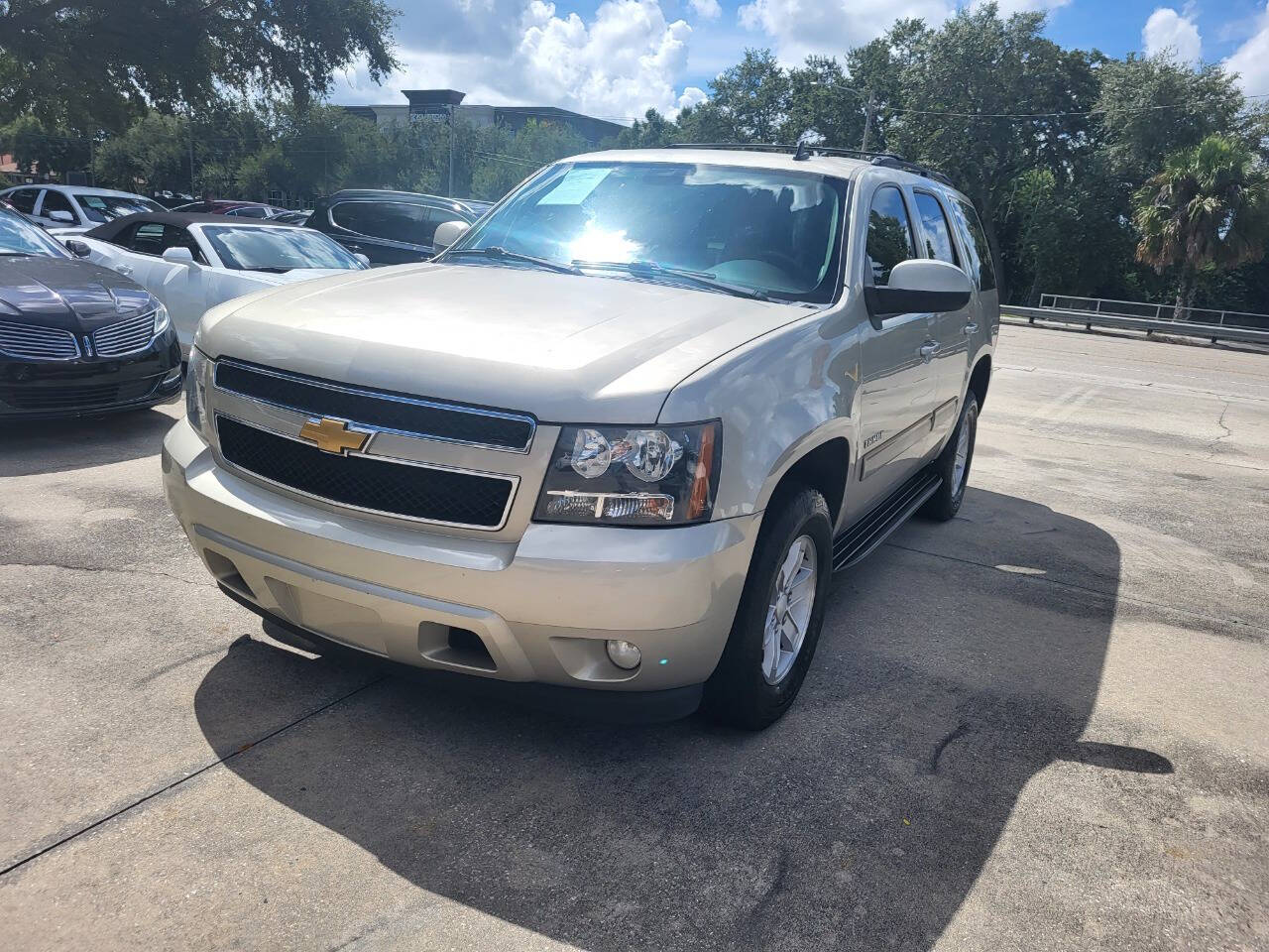 2013 Chevrolet Tahoe for sale at FAMILY AUTO BROKERS in Longwood, FL