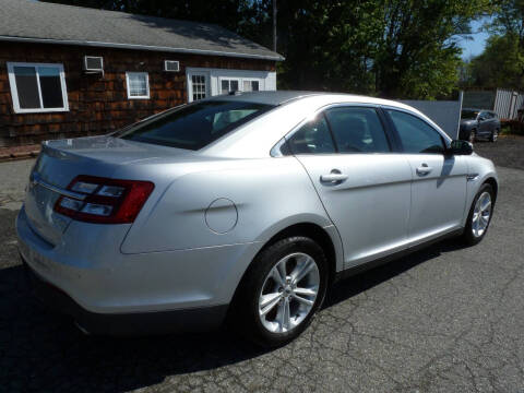 2017 Ford Taurus SEL