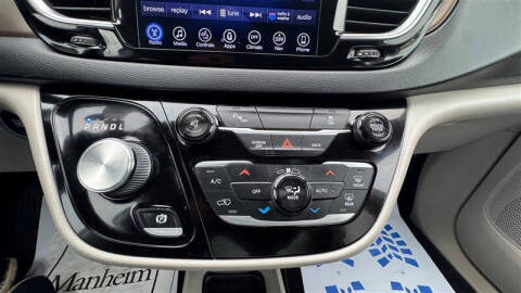 2017 Chrysler Pacifica Touring-L Plus