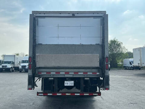 2017 Freightliner M2 106