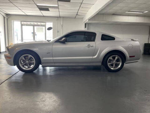 2006 Ford Mustang GT Deluxe