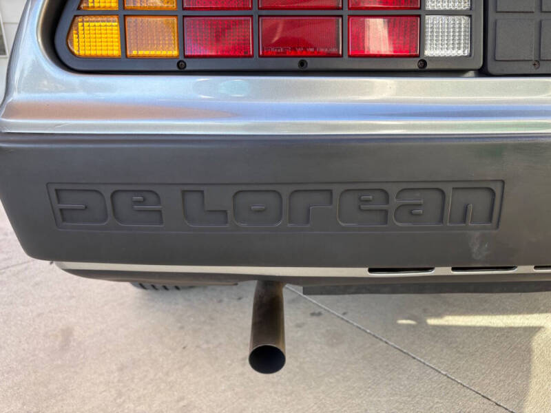 1981 DeLorean DMC-12