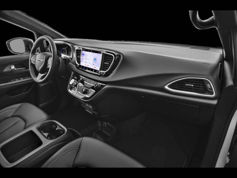 2025 Chrysler Voyager LX