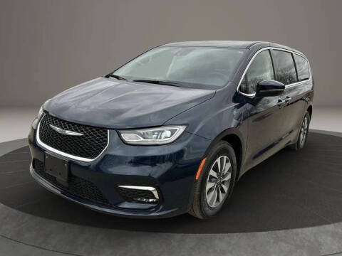2023 Chrysler Pacifica Plug-In Hybrid Touring L