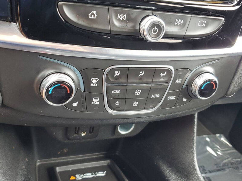 2022 Chevrolet Traverse LT Cloth