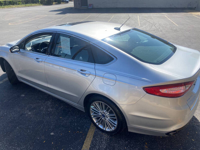 2014 Ford Fusion SE photo 4