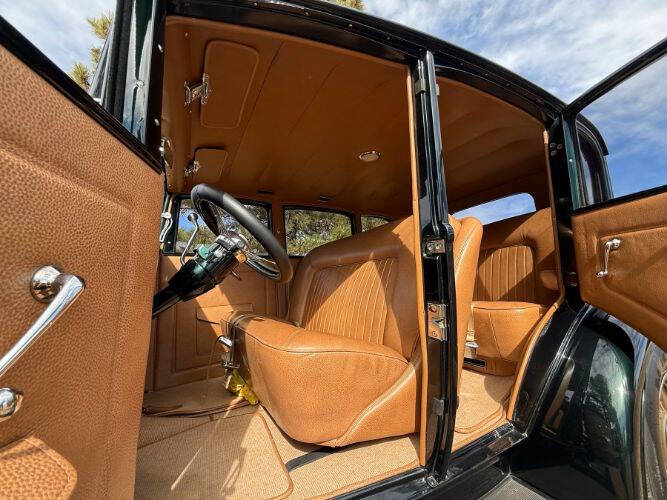 1932 Ford Model 18