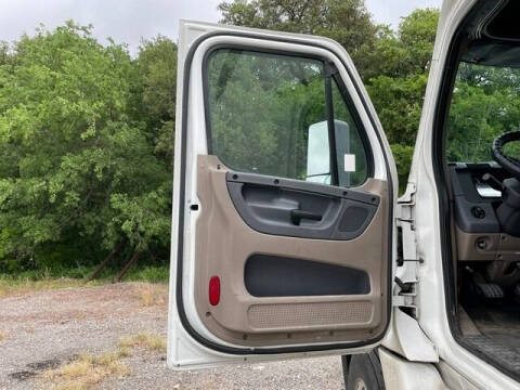 2014 Freightliner Cascadia Evo T/A Sleeper