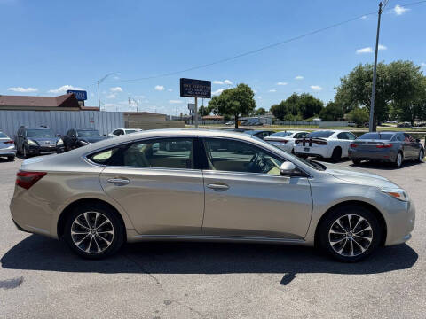 2017 Toyota Avalon XLE