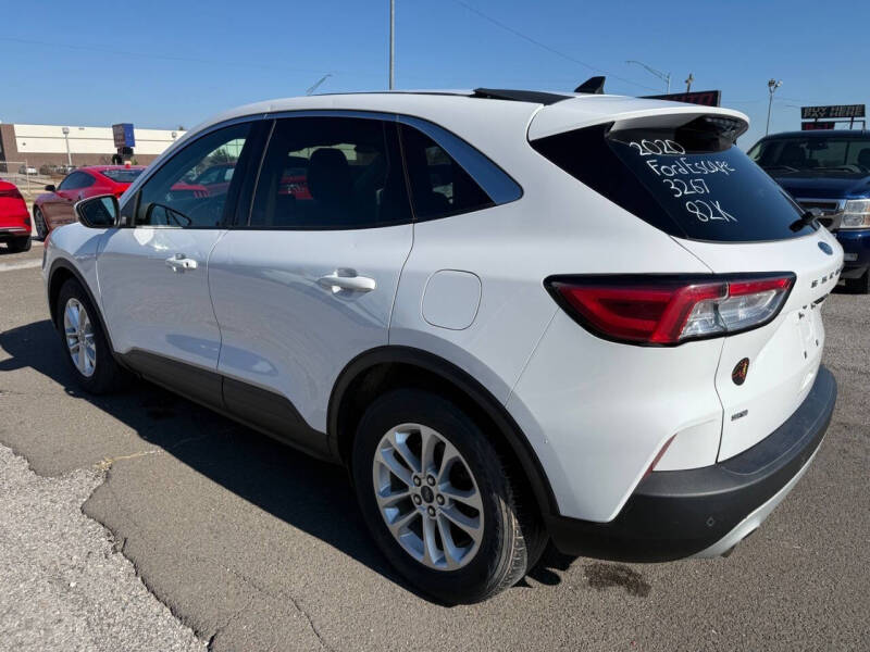2020 Ford Escape SE