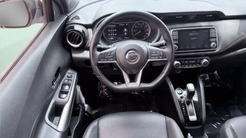 2020 Nissan Kicks SR