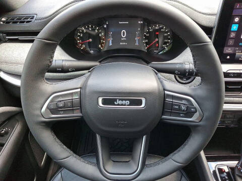 2023 Jeep Compass Latitude Lux