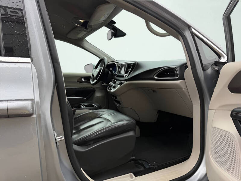2019 Chrysler Pacifica Touring L