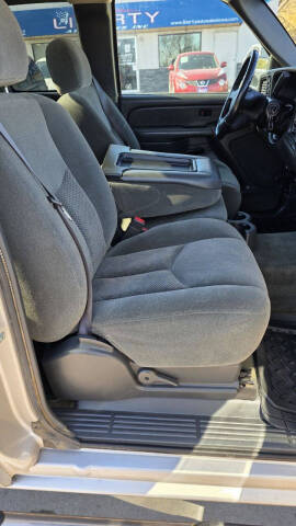 2004 Chevrolet Silverado 1500 LS