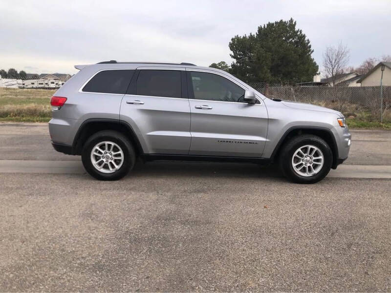2019 Jeep Grand Cherokee Laredo