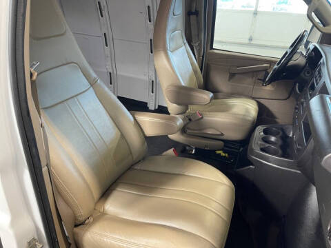 2023 Chevrolet Express 2500